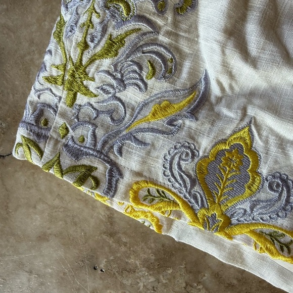 MOTF XS ladies embroidered Lennon shorts, beautiful condition - Picture 3 of 11